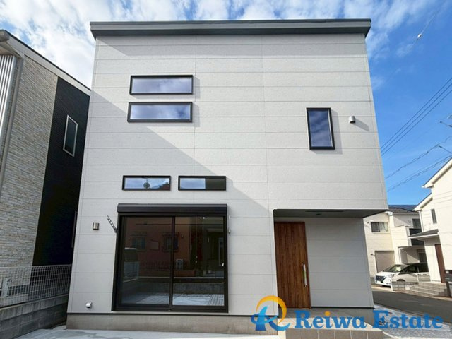 新築戸建　高座郡寒川町小谷1丁目の外観|駐車スペースを利用してお子様のプールやBBQも楽しめます♪