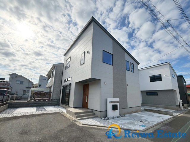 新築戸建　高座郡寒川町小谷1丁目の外観|ナチュラルで飽きの来ないデザインは流行に左右されない家の形です♪