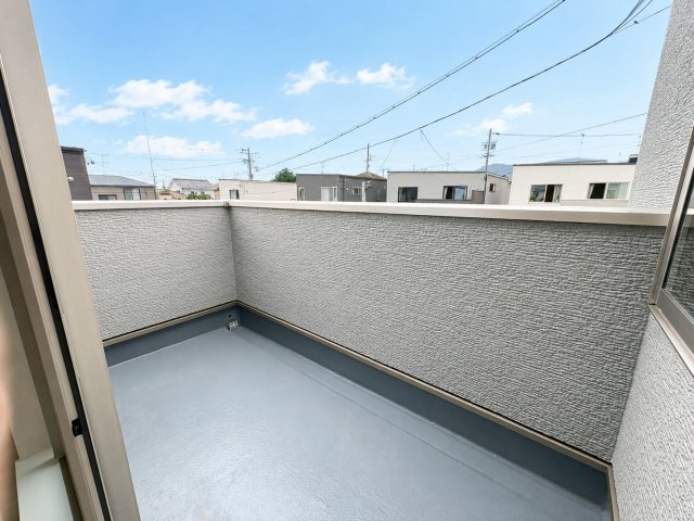 静岡市駿河区下川原五丁目10期　全５棟のバルコニー|大きなお洗濯物があっても安心のバルコニー。
