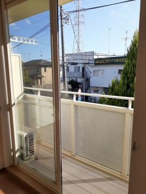 【バルコニー】 | イーストキャッスル | 開放的で明るい空間を演出してくれるバルコニーです