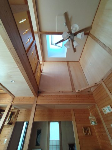 新釧路町　中古住宅の内装|吹き抜け部分