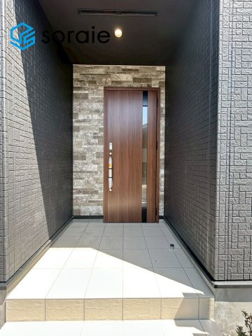  川越市山田　新築戸建の玄関|4/26　撮影
