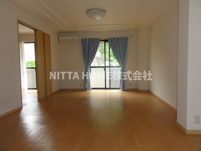 ハイツエスポアの居間・リビング|リビングルームです◇