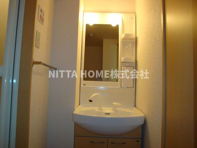 ハイツエスポアの洗面所|独立洗髪洗面台がついていて身支度に便利◎