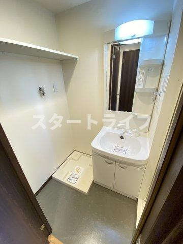 大阪市淀川区十三本町１丁目の賃貸マンションの洗面所