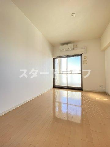 大阪市淀川区十三本町１丁目の賃貸マンションの居間・リビング