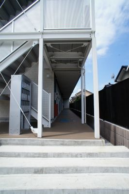 リブリ・中浦和のエントランス