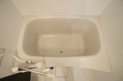 リブリ・中浦和の浴室