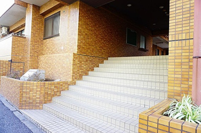 【エントランス】 | 三高・サンアヴェニュー