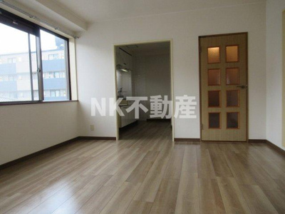 【居間・リビング】 | グローリア八戸ノ里（八戸ノ里賃貸） | ゆったり過ごせるリビングです