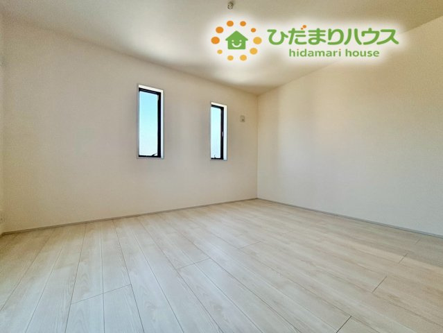 深谷市田所町　第3　新築一戸建て　リーブルガーデン　02の寝室|家具の配置がしやすい寝室は、生活スタイルに合わせて整えやすい広さです。穏やかな色合いが落ち着きを与え、くつろぎの時間を過ごしやすい空間です！