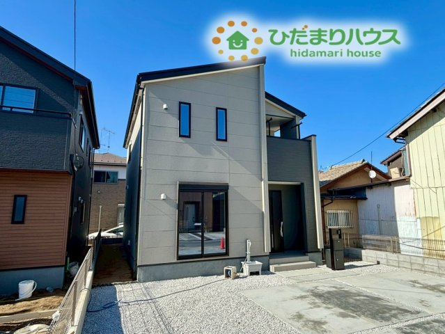 深谷市田所町　第3　新築一戸建て　リーブルガーデン　02の外観|シンプルで整った外観デザインが印象的な住まいです。小学校まで徒歩8分なので、お子様の毎日の通学も安心ですね(^^)/