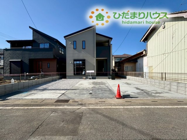 深谷市田所町　第3　新築一戸建て　リーブルガーデン　02の駐車場|ゆとりある駐車スペースは並列で3台駐車可能です！急な来客時にも停めるスペースがあるので慌てることもございません！！