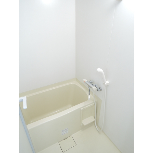 エルドシック横濱の浴室|清潔感のあるバス♪