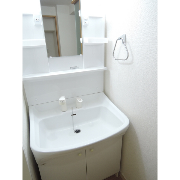 エルドシック横濱の洗面所|人気の独立洗面台♪