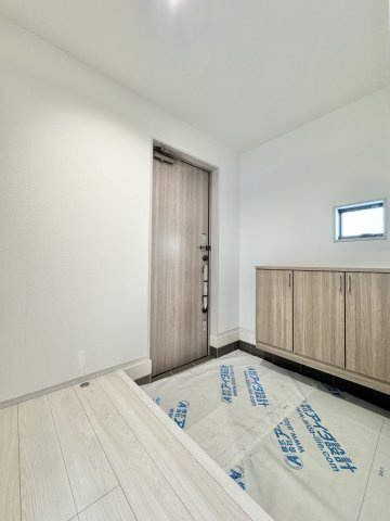 いろどりアイタウン浜松市中央区遠州浜2丁目　6号棟の玄関|収納スペースも充実している玄関です！