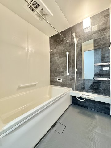 いろどりアイタウン浜松市中央区遠州浜2丁目　6号棟の浴室|ホテルライクな浴室で、1日の疲れをゆったり癒せます！