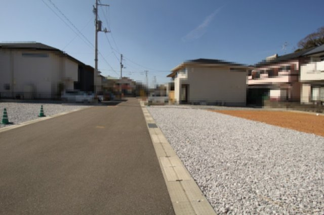 鴨部　新築戸建　⑨　（全2区画）の前面道路含む現地写真|南側　公道　6.0ｍ　接面　8.3ｍ