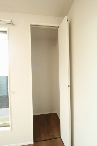 鴨部【特別価格　８月末まで】新築戸建　⑨　プレミアム仕様（全2区画）の収納|2Ｆ　南東の部屋　7.7帖