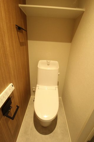 鴨部【特別価格　８月末まで】新築戸建　⑨　プレミアム仕様（全2区画）のトイレ|2Ｆ