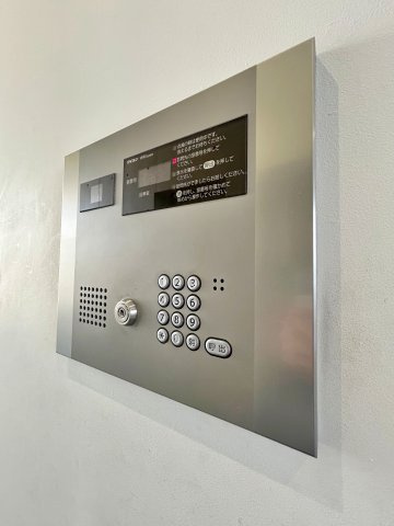 CORNES　HOUSE　NAGOYAのエントランス