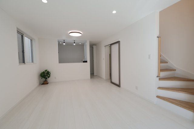 浦和区元町１丁目16-8新築一戸建て