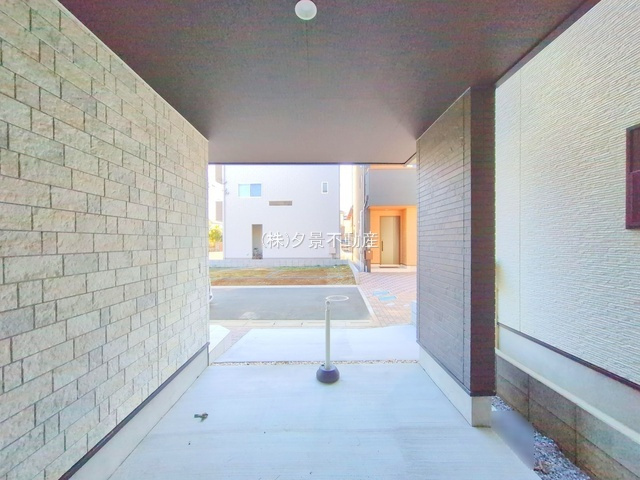 浦和区元町１丁目16-8新築一戸建ての駐車場