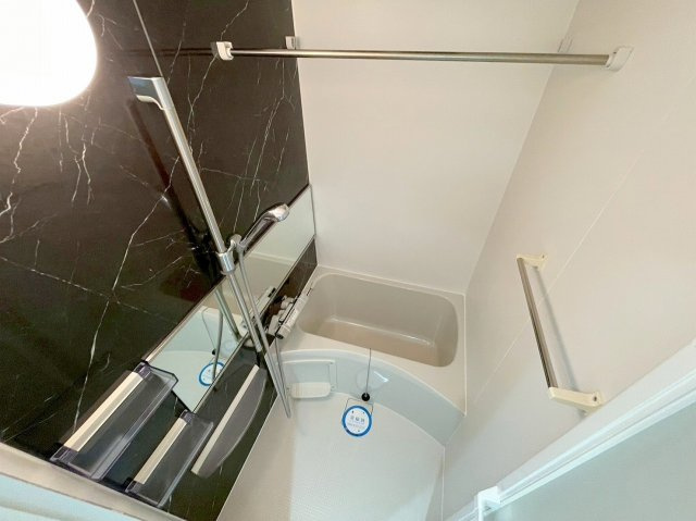 アドバンス新大阪ラシュレの浴室