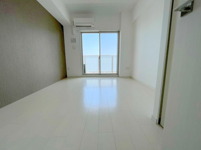 アドバンス新大阪ラシュレの居間・リビング