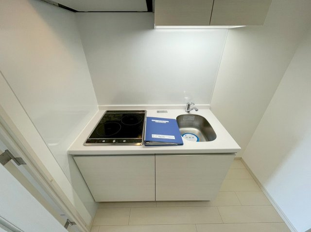 アドバンス新大阪ラシュレのキッチン