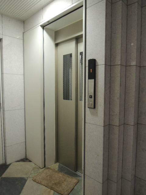 神戸市中央区中山手通２丁目の賃貸マンションの外観