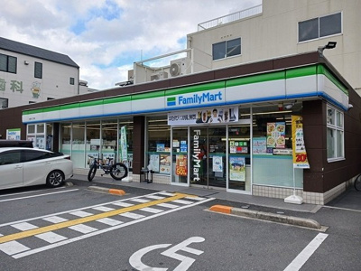 【周辺】 | カーサ・クラティーバ | ファミリーマート様まで400m