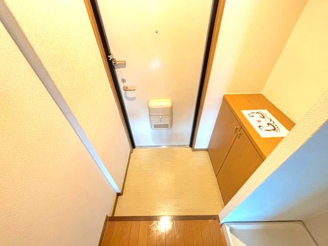 キャッスル山村B棟の玄関