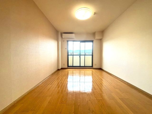 キャッスル山村B棟の洋室