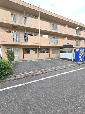 【駐車場】 | アムールチュラ | 駐車スペースもあります