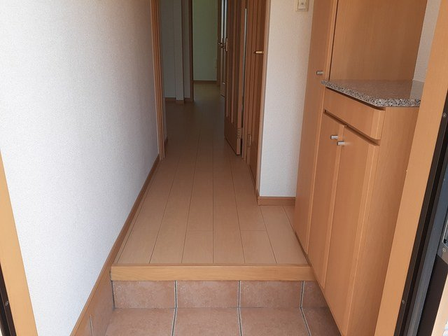 ジャルダンフルールＡの玄関