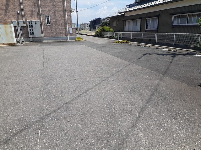 ジャルダンフルールＡの駐車場