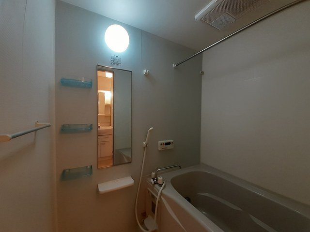 ジャルダンフルールＡの浴室