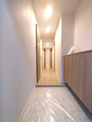 夕陽ヶ丘スカイハイツの玄関|明るい玄関です