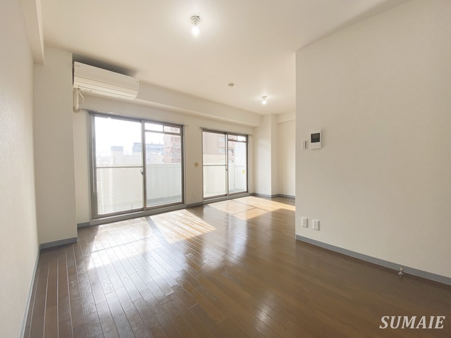 サウスウッドの居間・リビング|南向きのリビング！