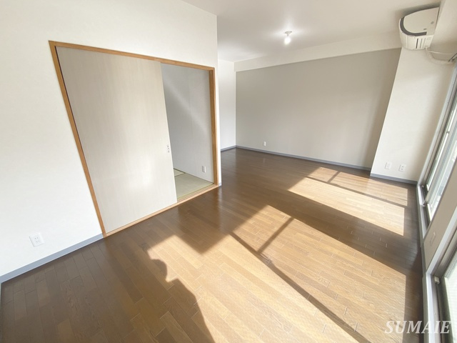 サウスウッドの洋室|フローリングの状態、良好です☆