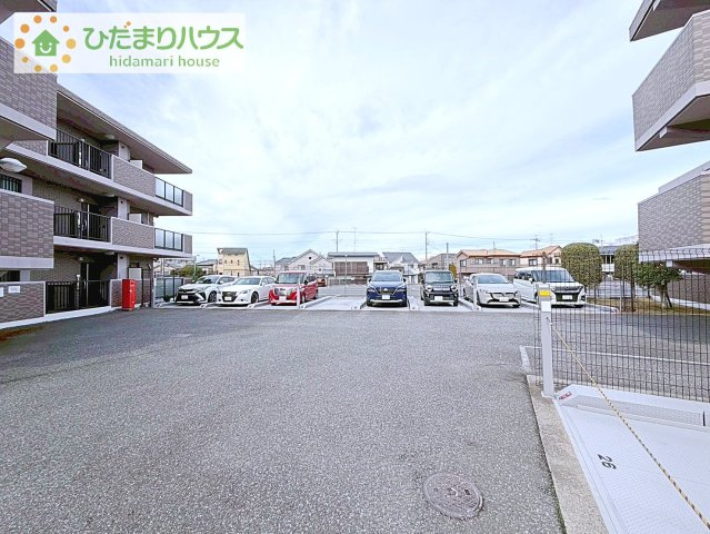 【駐車場】 | リーベスト天王台 | マンション内駐車場☆彡空き状況はお問合せ下さい。