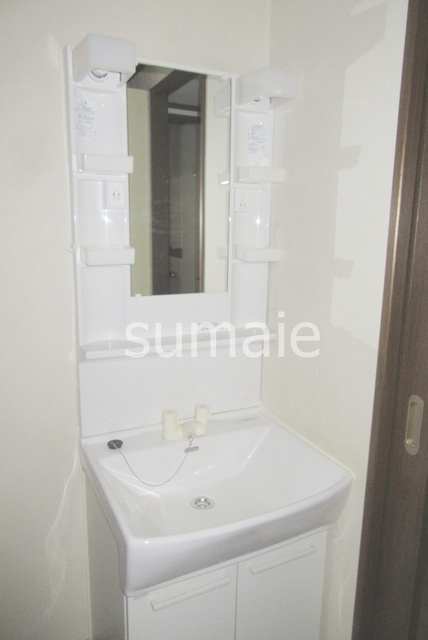 リバーコートの洗面所|独立洗面台です