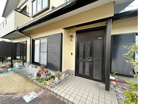 八代市高島町中古戸建の玄関