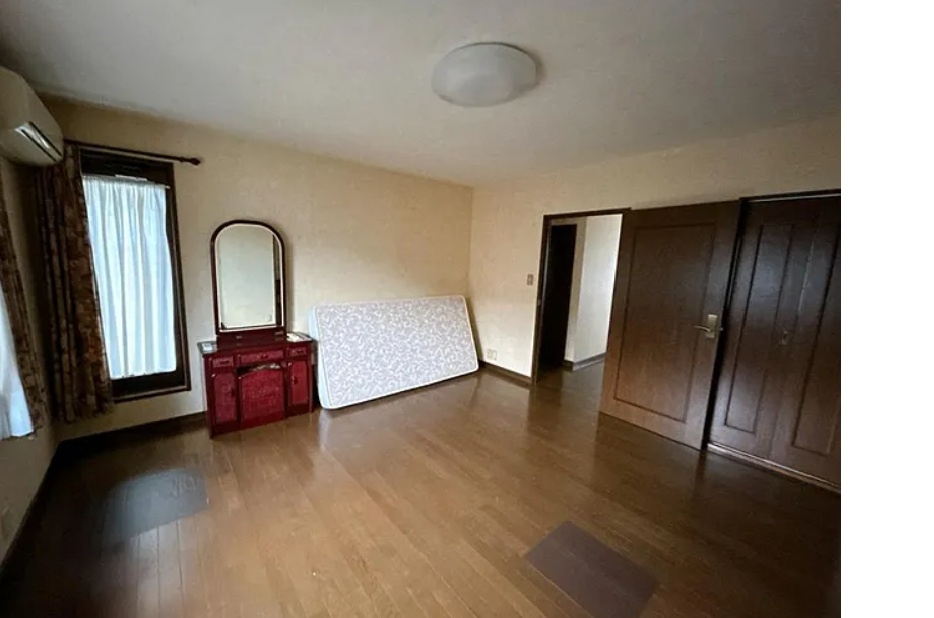 八代市高島町中古戸建の洋室