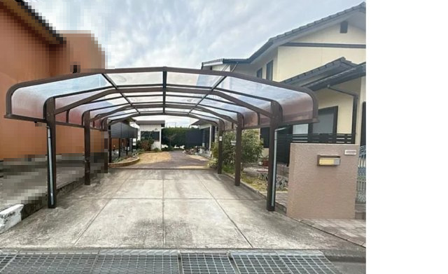 八代市高島町中古戸建の駐車場