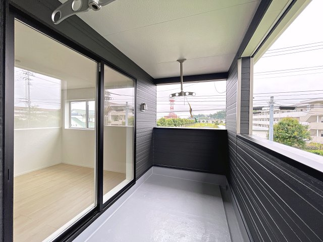 新築戸建・新築建売　南相馬市原町区南町第1　原町第二小・原町第一中のバルコニー|天候の急な変化にも柔軟に対応できる快適なインナーバルコニー！