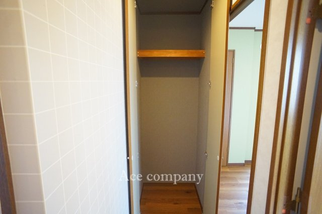 【収納】 | 東住吉区鷹合2丁目 | 3階、廊下にある収納です♪他に階段上物入れもあります♪