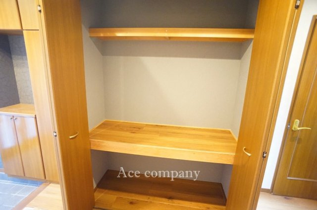 【収納】 | 東住吉区鷹合2丁目 | シューズボックスの横に大型収納もあります♪