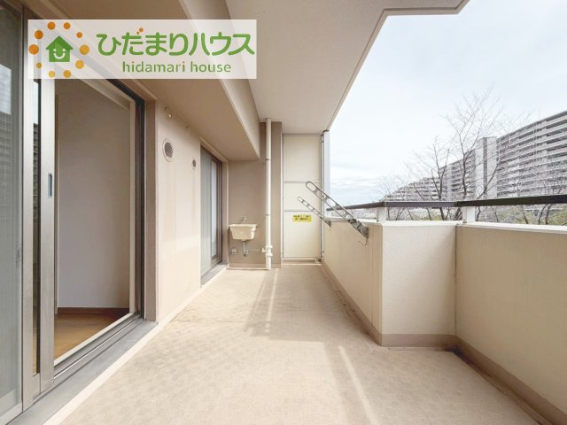 【バルコニー】 | エールの丘 | 広々としたバルコニー。お洗濯物もぜーんぶ干せちゃいます！！
